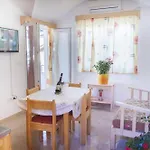 Nike Guest house 3*