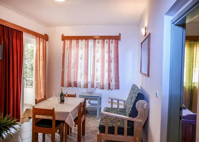 Nike 게스트하우스 보디체